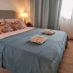 Bilocale Moderno Nel Centro Storico By Host Hero Διαμέρισμα Iesi
