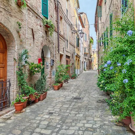 Apartment Bilocale Moderno Nel Centro Storico By Host Hero Iesi