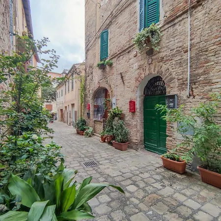 Bilocale Moderno Nel Centro Storico By Host Hero Iesi