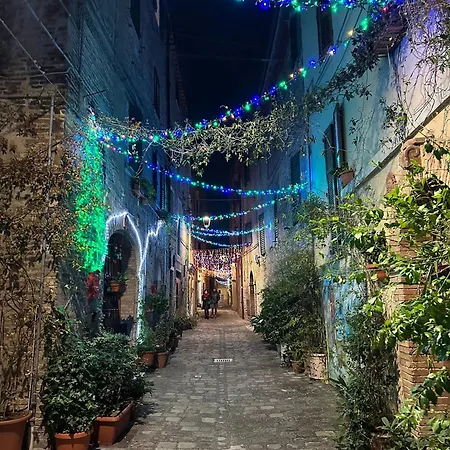 Bilocale Moderno Nel Centro Storico By Host Hero * Iesi