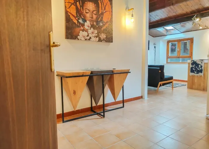 Bilocale Moderno Nel Centro Storico By Host Hero * Iesi