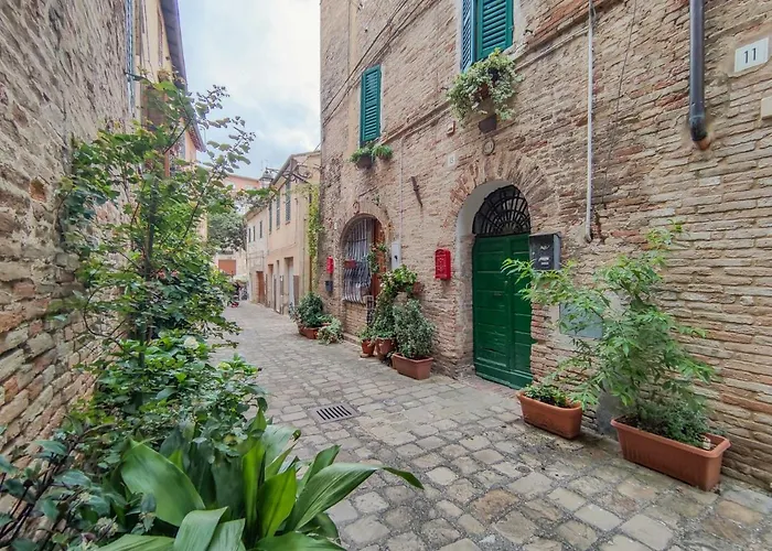 Bilocale Moderno Nel Centro Storico By Host Hero Iesi