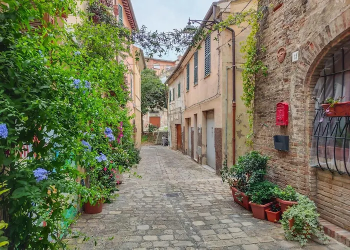 Bilocale Moderno Nel Centro Storico By Host Hero Iesi