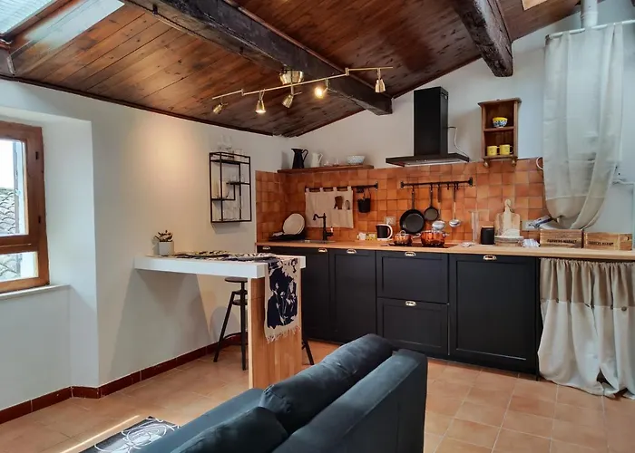 Bilocale Moderno Nel Centro Storico By Host Hero * Iesi