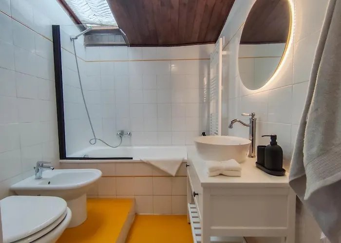 Bilocale Moderno Nel Centro Storico By Host Hero Apartment